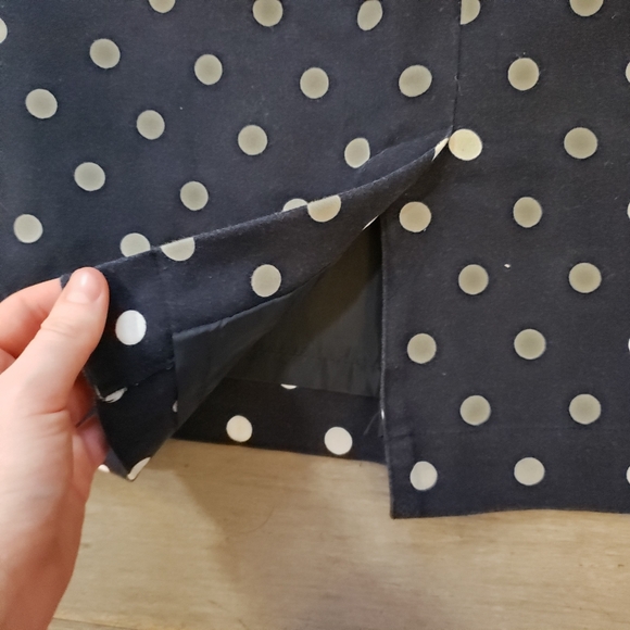 ⭐Merona Navy & White Polka Dot Skirt Size 6 - Picture 4 of 7